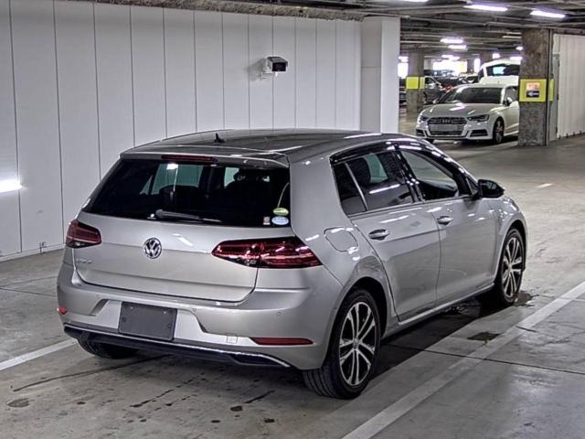 VOLKSWAGEN GOLF 2020