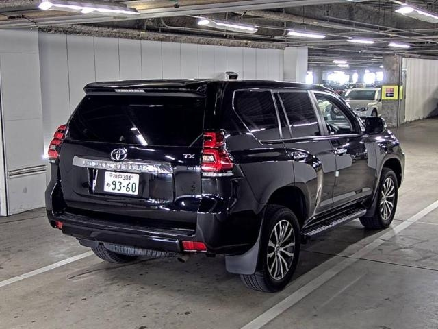 TOYOTA LAND CRUISER PRADO 2018