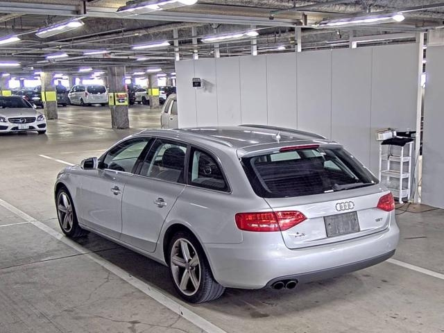 AUDI A4 2009