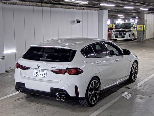 BMW 1 SERIES 2024