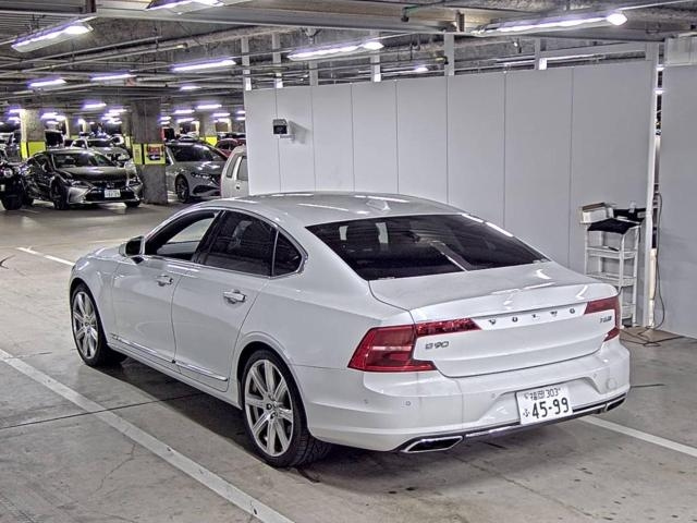 VOLVO S90 2017