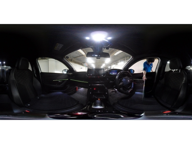 PEUGEOT 208 2021