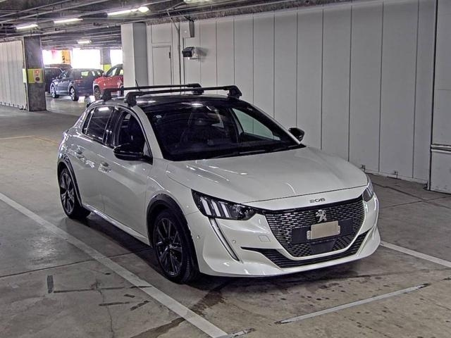 PEUGEOT 208 2021