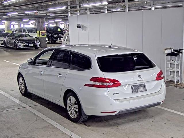 PEUGEOT 308 2015