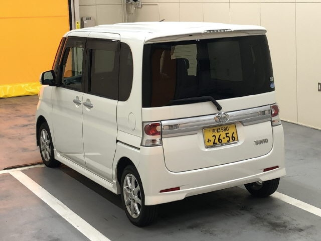DAIHATSU TANTO 2011