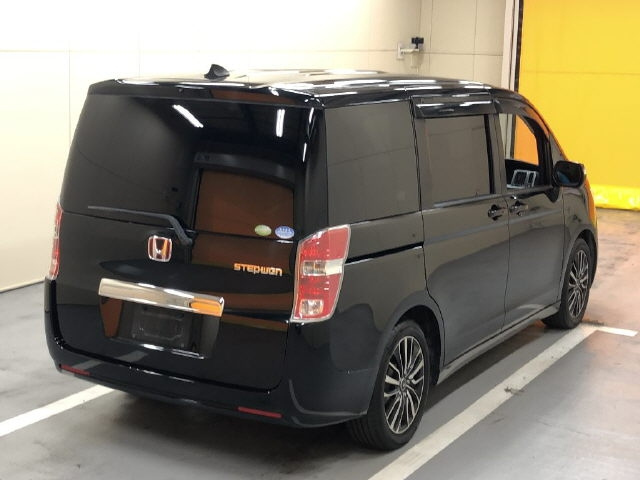HONDA STEP WAGON 2011