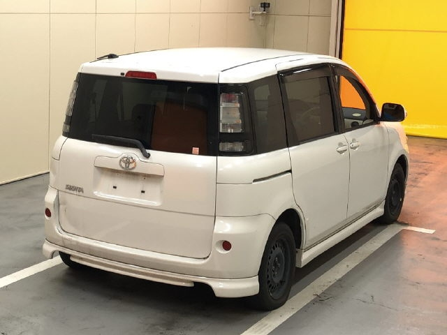 TOYOTA SIENTA 2011