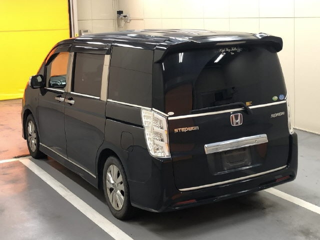 HONDA STEP WAGON 2010