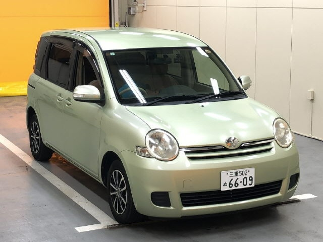 TOYOTA SIENTA 2013