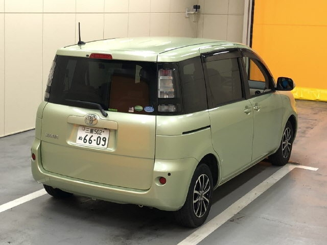 TOYOTA SIENTA 2013
