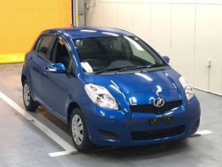 TOYOTA VITZ 2010
