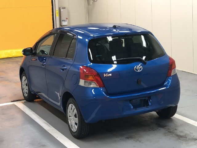 TOYOTA VITZ 2010