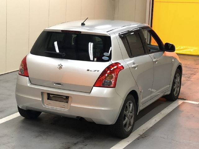 SUZUKI SWIFT 2010