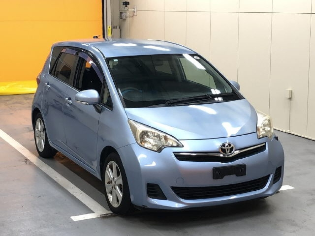 TOYOTA RACTIS 2011