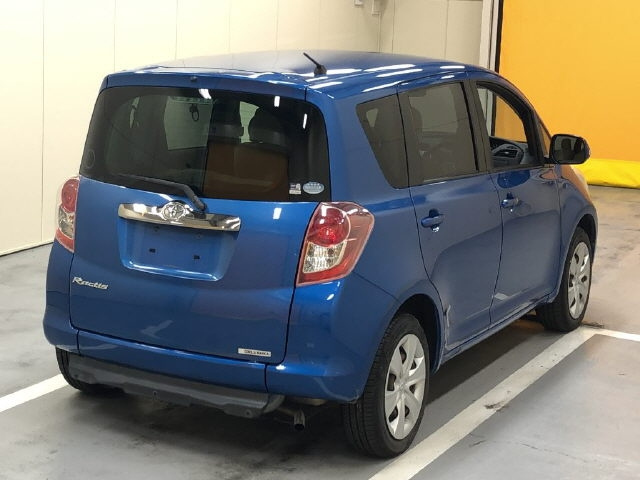 TOYOTA RACTIS 2010
