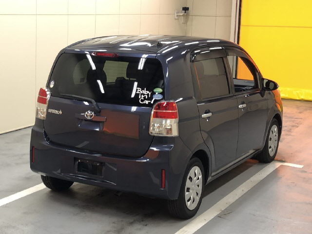 TOYOTA SPADE 2013