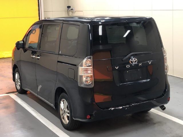TOYOTA VOXY 2008
