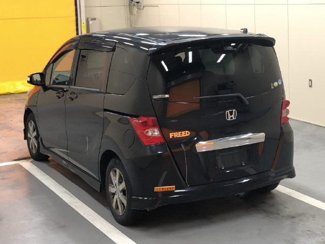 HONDA FREED 2010