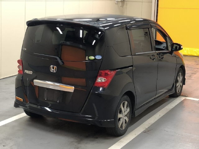HONDA FREED 2010