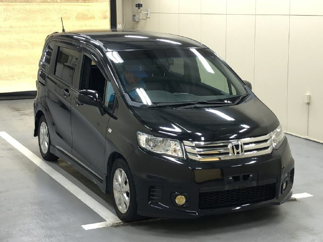 HONDA FREED 2010