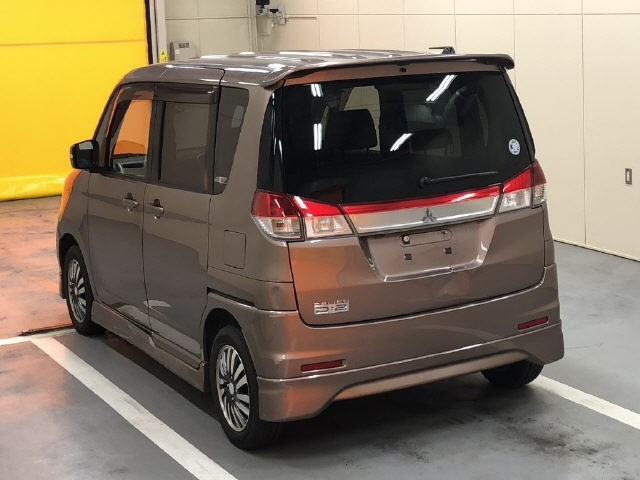 MITSUBISHI DELICA D2 2012