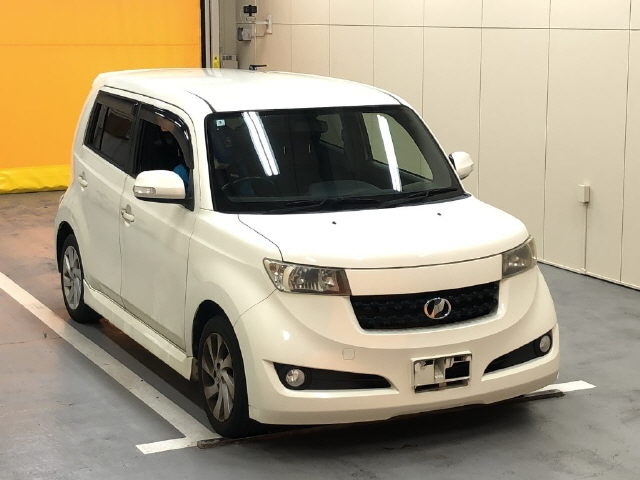 TOYOTA BB 2012