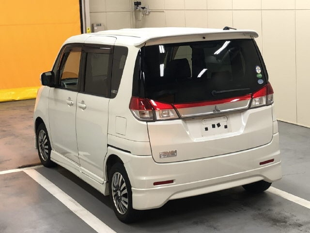 MITSUBISHI DELICA D2 2012
