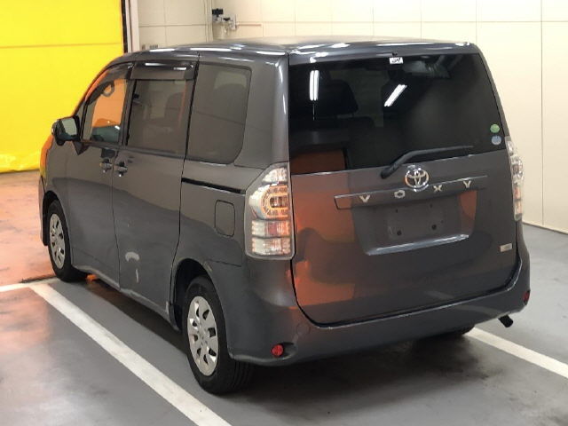TOYOTA VOXY 2012