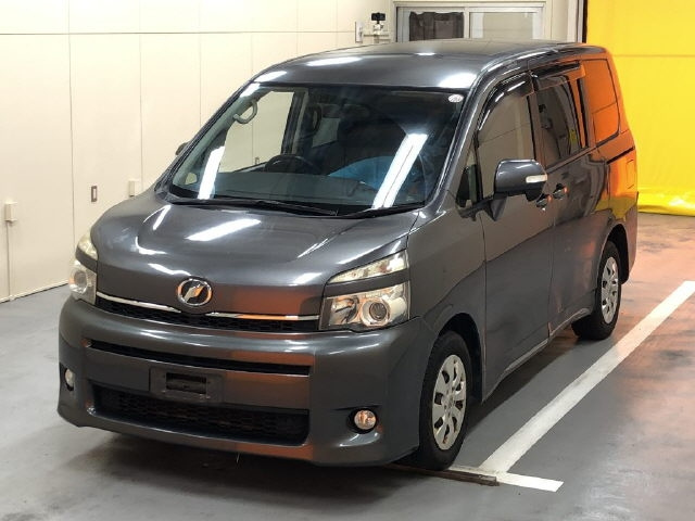 TOYOTA VOXY 2012