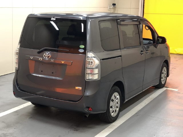 TOYOTA VOXY 2012