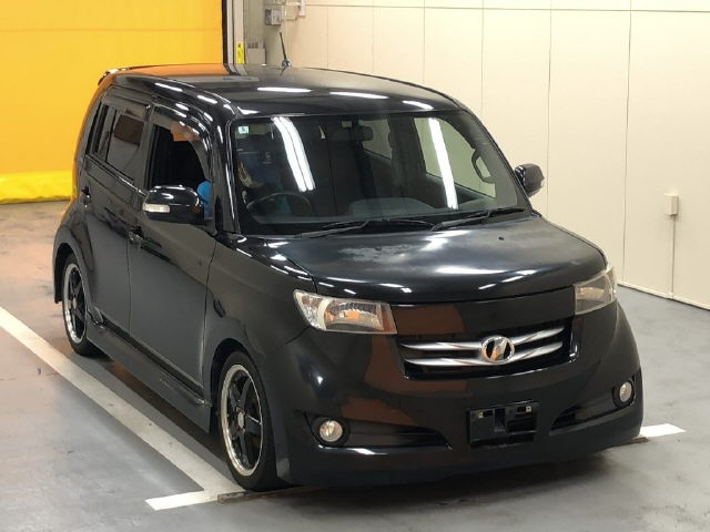 TOYOTA BB 2010