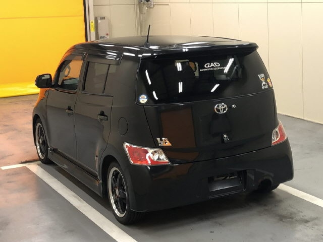 TOYOTA BB 2010