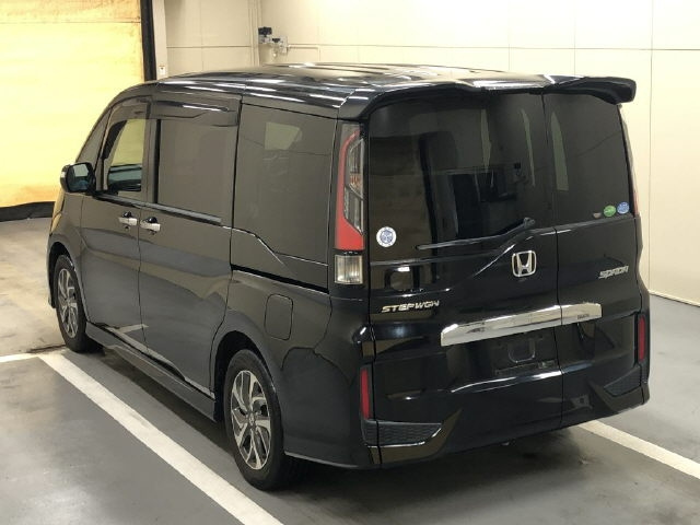 HONDA STEP WAGON 2016