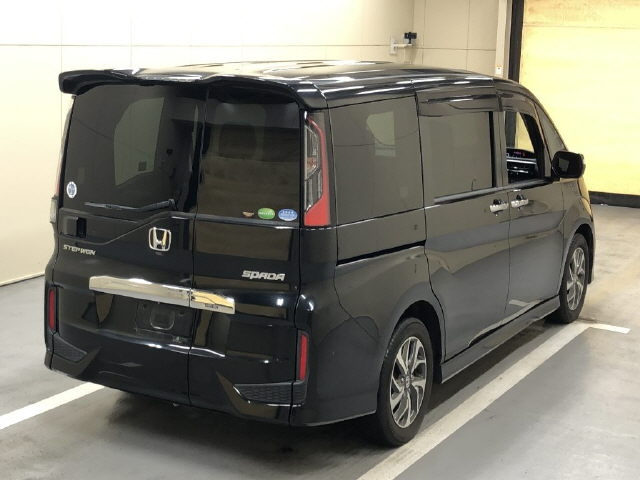 HONDA STEP WAGON 2016