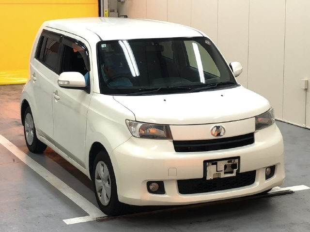 TOYOTA BB 2012