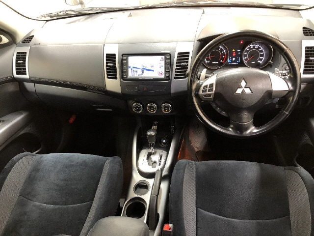 MITSUBISHI OUTLANDER 2009
