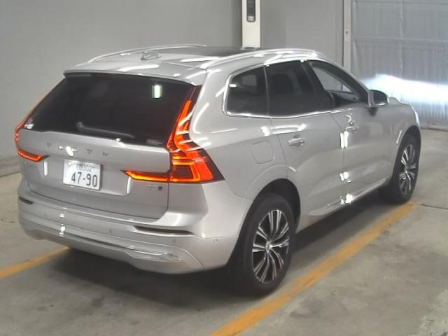 VOLVO XC60 2021