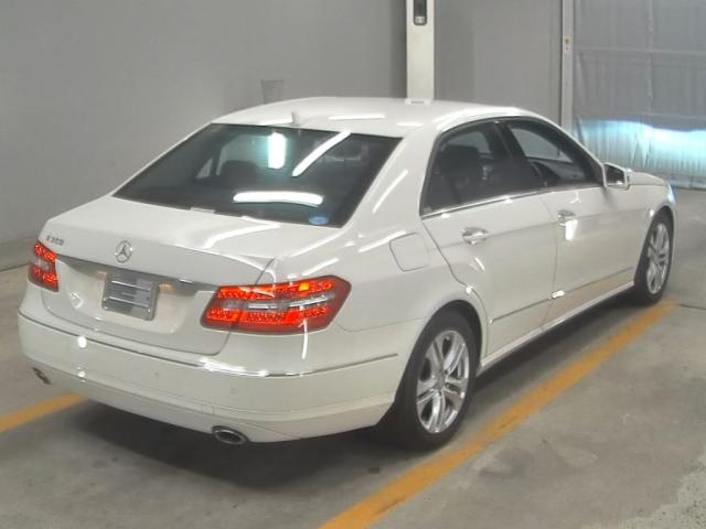 MERCEDES BENZ E CLASS 2010