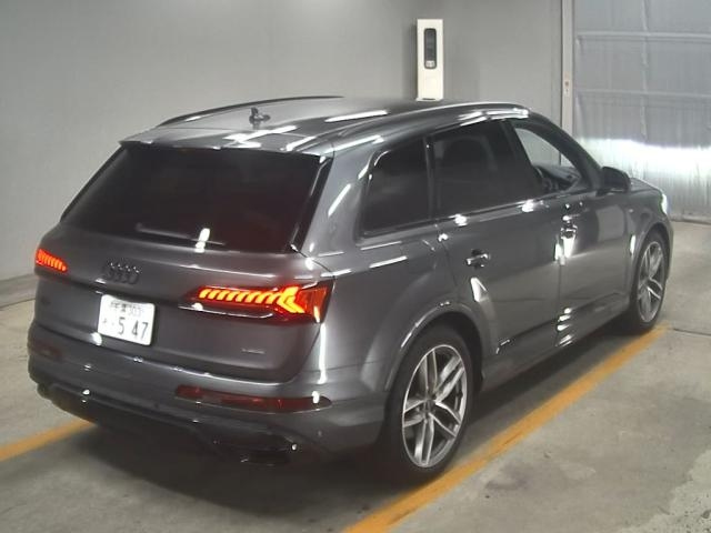 AUDI Q7 2023