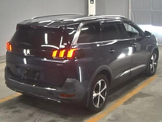 PEUGEOT 5008 2018