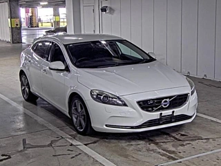 VOLVO V40 2014