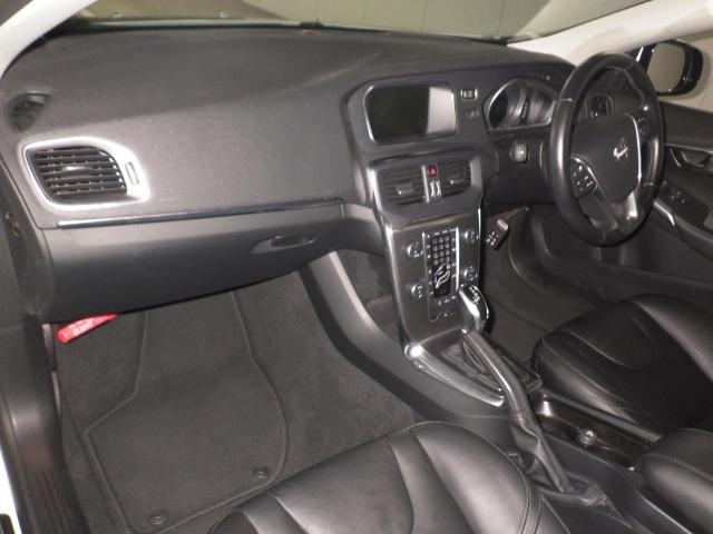 VOLVO V40 2014