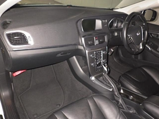 VOLVO V40 2014