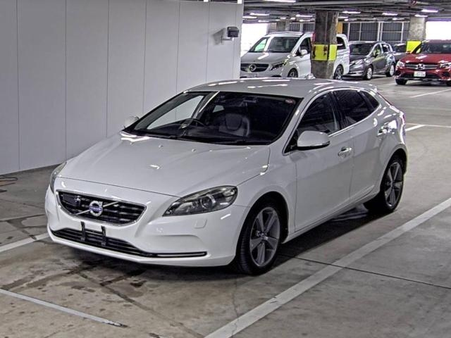 VOLVO V40 2014
