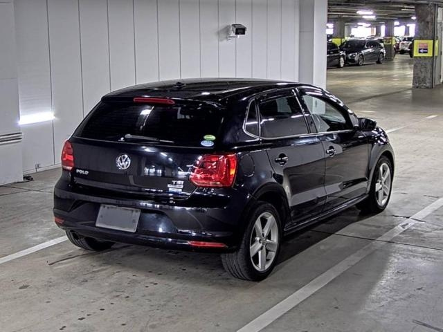 VOLKSWAGEN POLO 2016