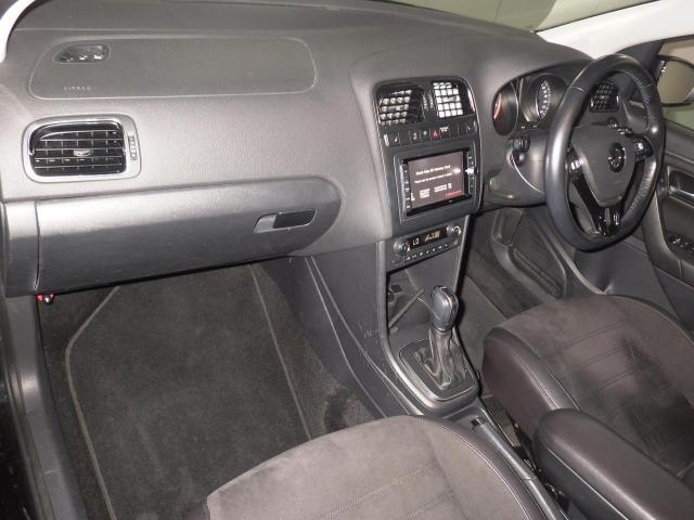 VOLKSWAGEN POLO 2016