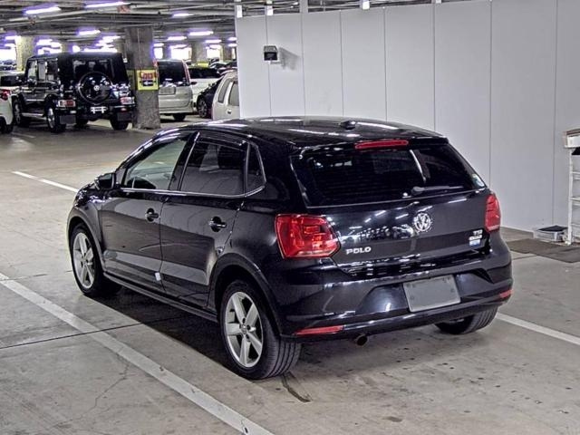 VOLKSWAGEN POLO 2016