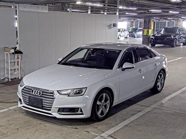 AUDI A4 2019