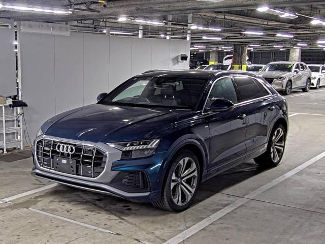 AUDI Q8 2019