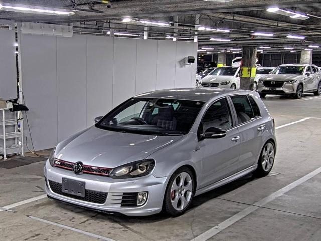 VOLKSWAGEN GOLF 2010